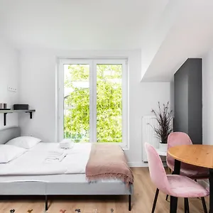 Smart - Old Town & Main Train Station - By Upstairs Apartament