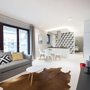 Premium For Old Town & Jewish Quarter - Balcony Pool Onsite Apartament